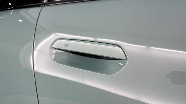 MINI Aceman 135kW E Classic 43kWh 5dr Auto Electric Hatchback